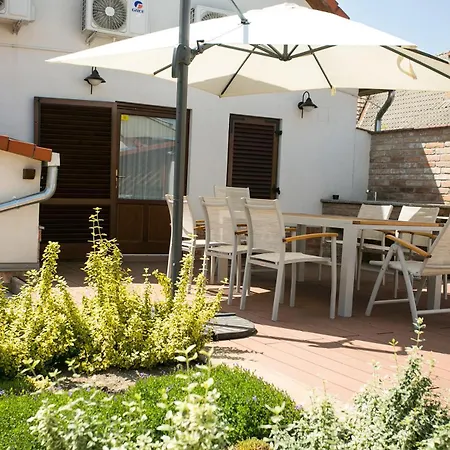 Maushaus Pensión Vemend