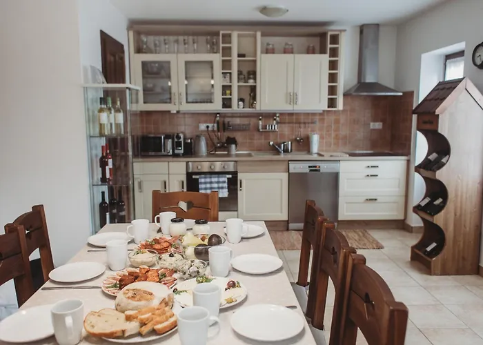 Maushaus Πανσιόν