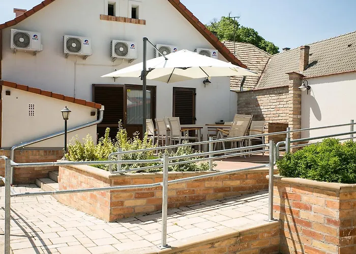 Maushaus Πανσιόν 4*